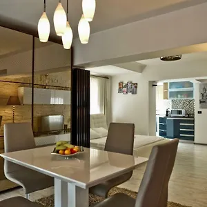 Eric 100 Apartment