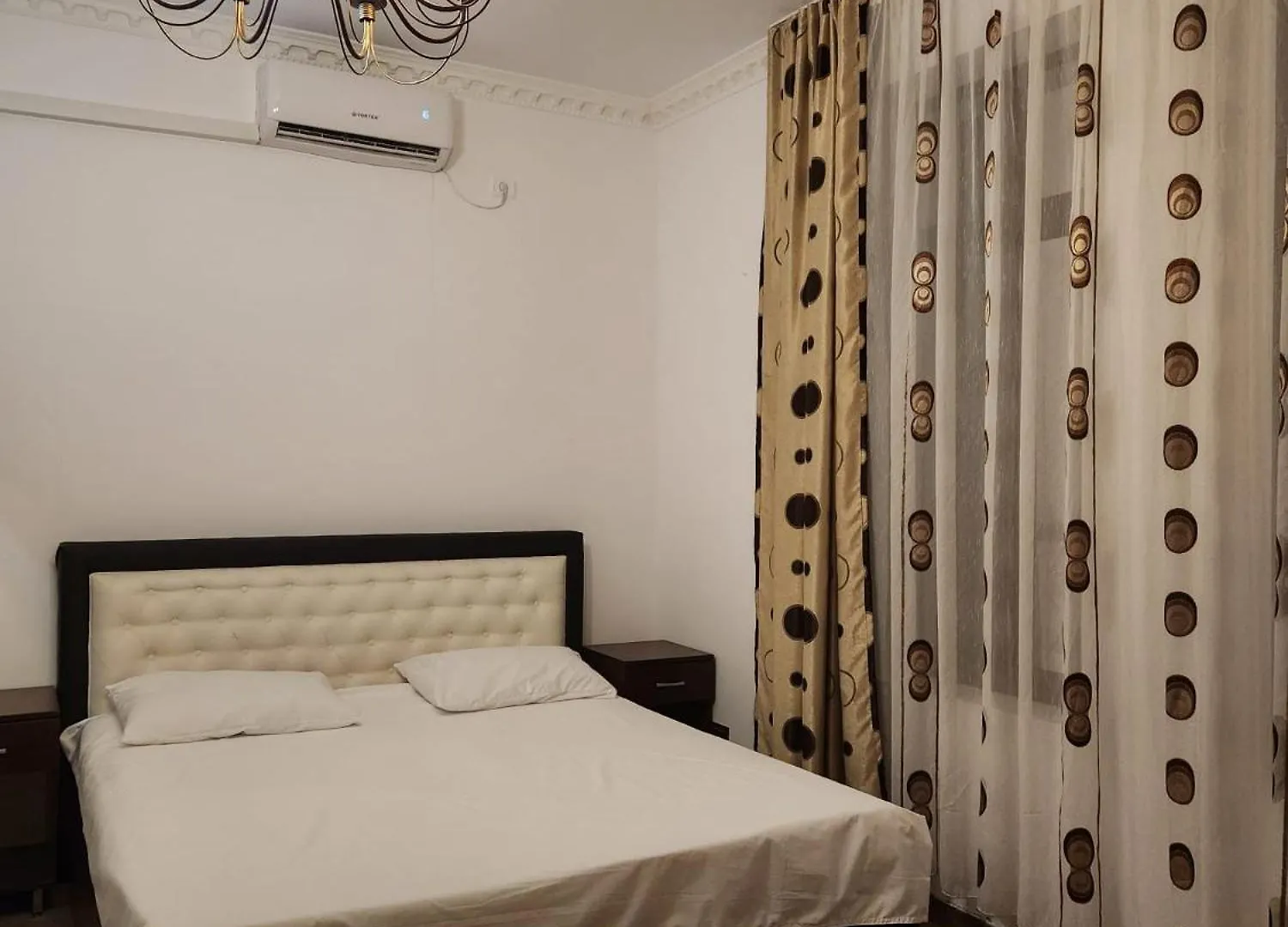 Luxinn Бухарест 0*,  Румыния